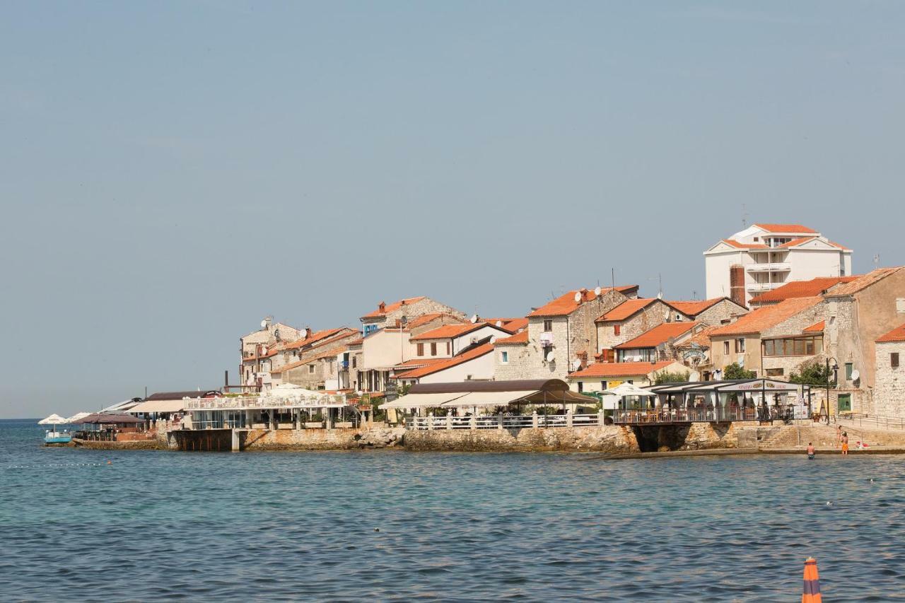 Downtown Beach Apartments Umag Exteriér fotografie